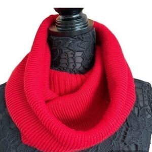 Aris red thin and chunky knit ribbed infinity scarf EUC